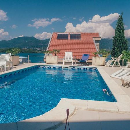 Villa 티바트 외부 사진